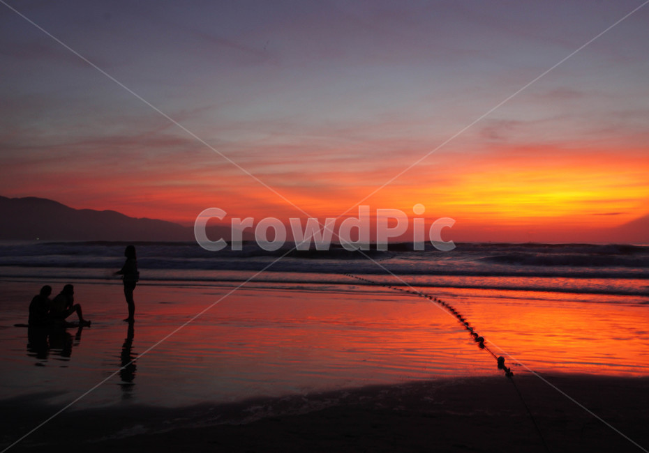황혼,dusk,nature,자연,붉은하늘,sunset,일몰,하늘,바다,석양,해변,바다,beach,sea,인물실루엣,사람실루엣,character silhouette,human silhouette,여행,휴가,traveling,vacation,trip