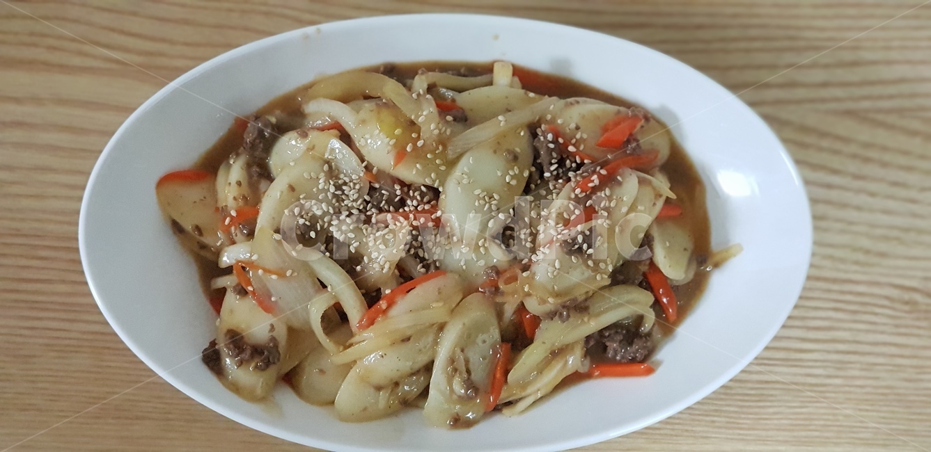 떡볶이,간장떡볶이,떡,야채,당근,음식,별미,깨,한국음식,간식,food,pasta,noodle,소고기,음식,식재료,요리,food,cook,meal,dishes,food reserves