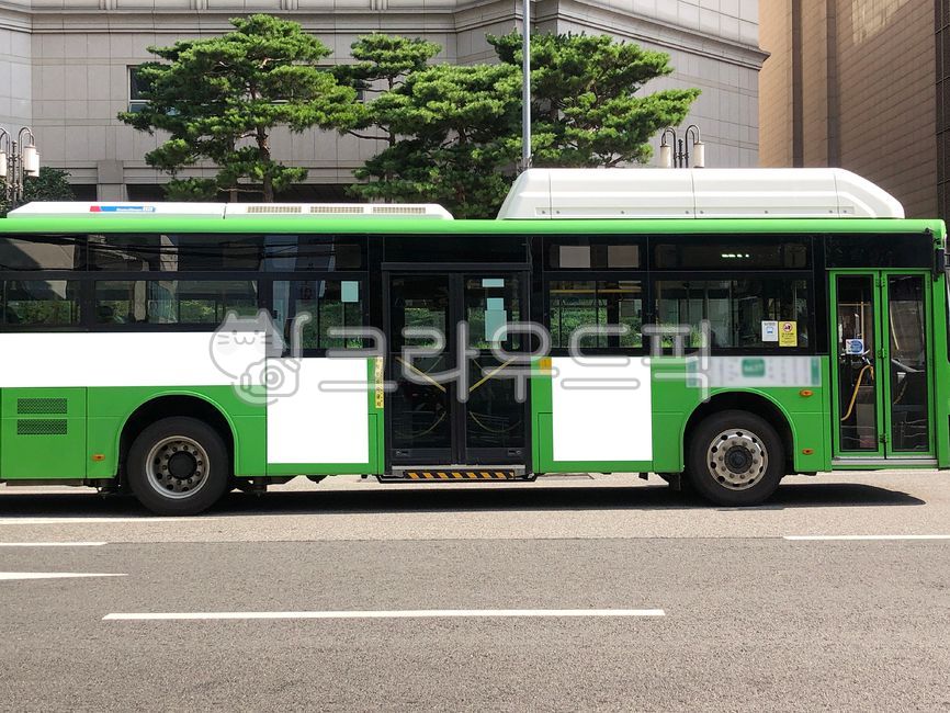 버스,버스광고,목업,목업이미지,광고,광고판,차량광고,시내버스광고,부착광고,옥외광고,판넬,비즈니스,상업광고판,도시배경,사인보드,상업광고,커머셜,비어있는,프레임,광고디자인,빈공간,배경,바탕,백그라운드,사각형광고판,차량,교통수단,bus,busadvertisement,mockup,mockupimage,billboard,vehicleadvertisement,citybusadvertisement,advertisement,outdooradvertisement,panel,business,commercialbillboard,citybackground,signboard,commercialadvertisement,commercial,free,frame,advertisingdesign,emptyspace,background