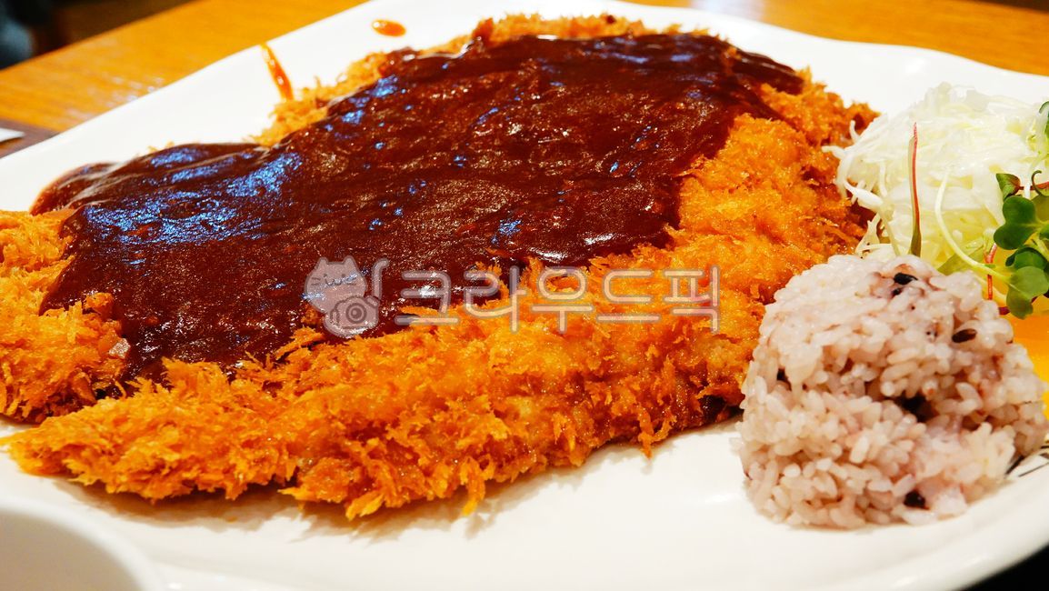 돈가스,경양식,양식,샐러드,돼지고기,육류,잡곡밥,밥,돈가스소스,외식,튀김요리,요리,음식,식재료,porkcutlet,multigrainrice,salad,friedfood,porkdishes