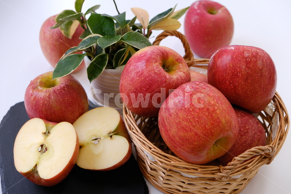 사과,부사,과일,달콤,신선,식품,음식,apple,fruit,sweet,fresh,food,음식,식재료,요리,food,cook,meal,dishes,food reserves,과일,열매,fruit