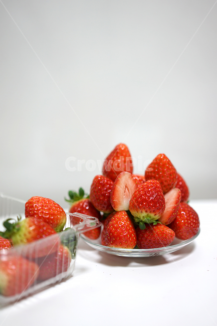 딸기,strawberry,과일,음식,겨울철과일,빨강,레드,red,베리,신선,스트로베리,음식,식재료,요리,food,cook,meal,dishes,food reserves,과일,열매,fruit
