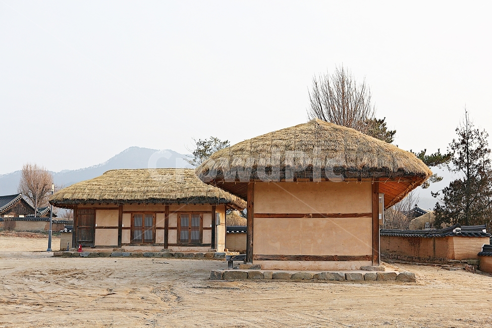 하회마을,초가집,초가,전통집,집,민속집,건물,겨울,자연,풍경,안동,한국전통,한국문화,korean traditional,korean culture