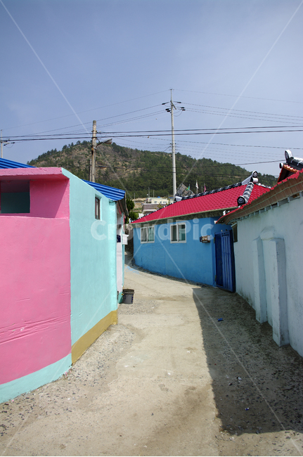 청산도,집,하늘,color,창문,골목길,alley,outdoors,옥외,rural,농촌,building,건물,nature,자연