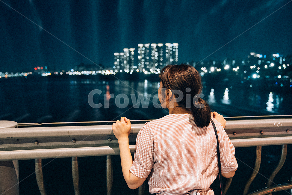 한강,반포대교,잠수교,여자친구,portrait,야경,밤,풍경,nightscape,night,landscape,도시,city,한국도시풍경,한국도시경관,korea cityscape,사람,인물,인간,human,person,여성,여자,woman,female,lady,감성,sensible,feeling