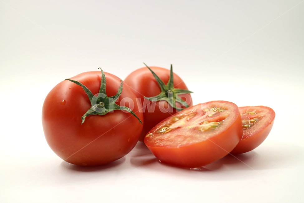 토마토,빨간토마토,완숙토마토,야채,채소,음식,식재료,음식재료,요리재료,요리,샐러드,신선한,오브젝트,누끼,빨강,건강,웰빙,다이어트,슬라이스,음식,식재료,요리,food,cook,meal,dishes,food reserves,채소,야채,vegetables,연출,컨셉,콘셉,direction,concept