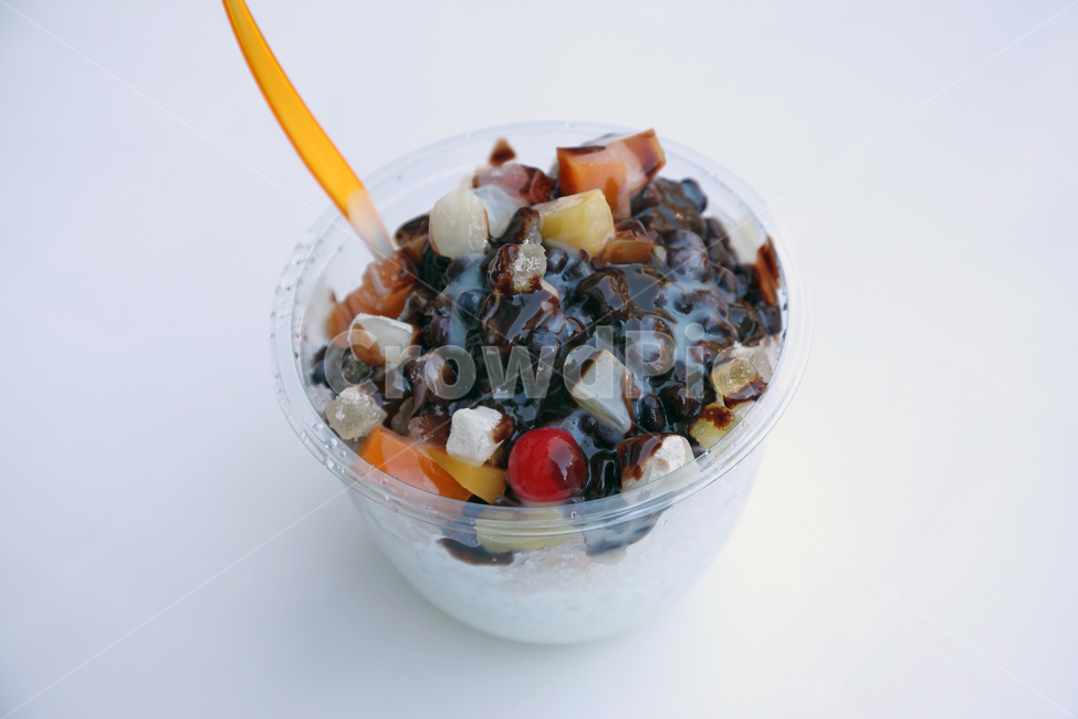 팥빙수,빙수,음식,여름,여름음식,팥,얼음,젤리,떡,시원한,숟가락,맜있는,디저트,카페,먹거리,그릇,용기,오브젝트,아이스,식품,투명,투명한,단음식,여름,계절,summer,season,음식,식재료,요리,food,cook,meal,dishes,food reserves,디저트,간식,후식,dessert,snack,creme,크림,ice cream,아이스크림,cream