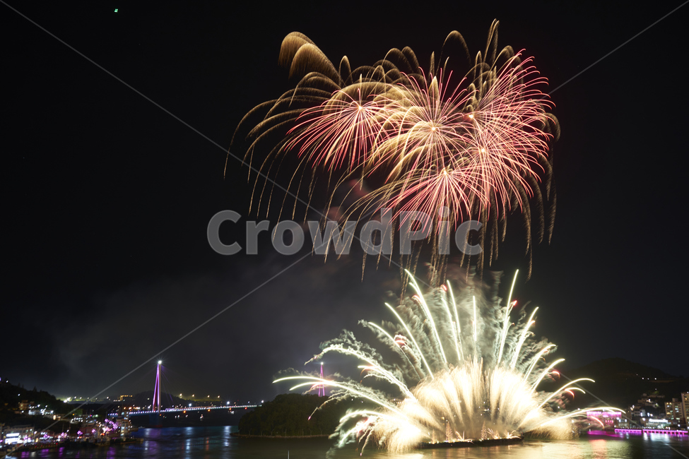 Yeosu night sea,Fireworks festival,night sea,Yeo su,Firecracker