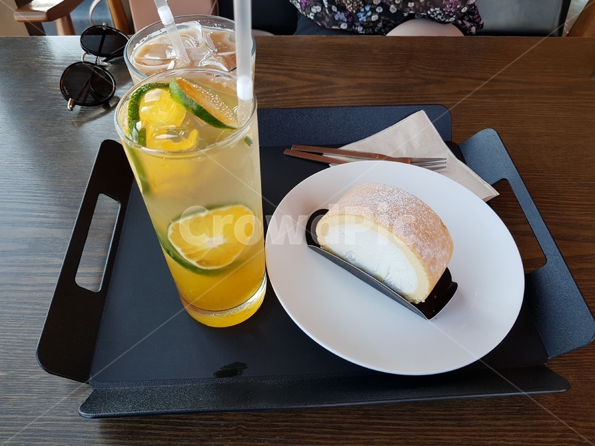 카페,디저트,케이크,cafe,cake,dessert,tea,date,음식,식재료,요리,food,cook,meal,dishes,food reserves,디저트,간식,후식,dessert,snack,음료수,drink,beverage