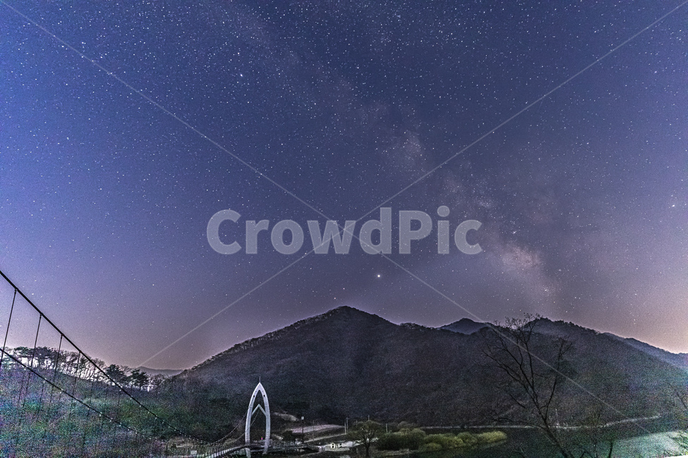 은하수,별,호수,출렁다리,밤,산,둘레길,옛길,milkyway,stars,lake,floatingbridge,night,mountains,circle,oldroad,trekking,sky,트레킹,하늘,야경,밤,풍경,nightscape,night,landscape