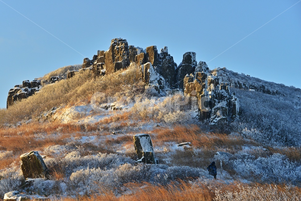 outdoors,옥외,nature,자연,mountain,산,mountainrange,산맥,scenery,풍경,무등산,무등산설경,무등산상고대,설경,상고대,겨울,계절,억새,누애봉,서석대,주상절리대