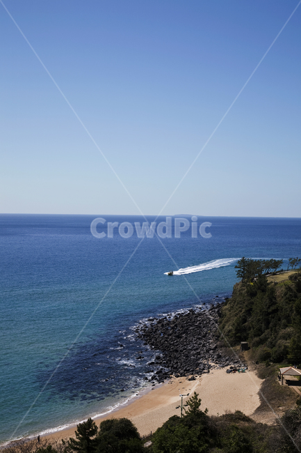 풍경,제주,푸른,nature,자연,land,outdoors,옥외,sea,바다,ocean,대양,water,물,shoreline,해안선,promontory,곶,보트,물보라,맑음,투명한