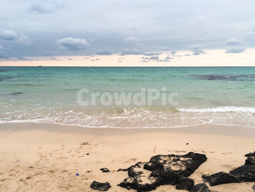 제주도,jeju,바다,beach,jejuisland,제주,제주도바다,제주바다,구름,하늘,수평선,파도,해변,바다,beach,sea