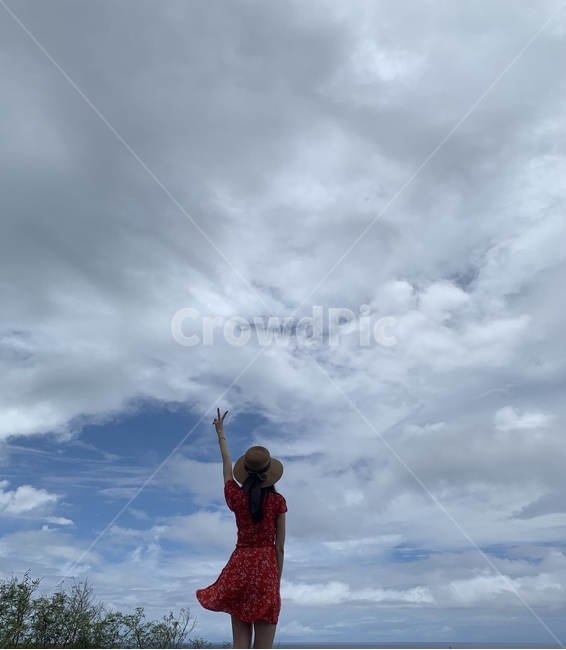 여자,뒷모습,cloud,포즈,여자포즈,사람,인물,인간,human,person,여성,여자,woman,female,lady