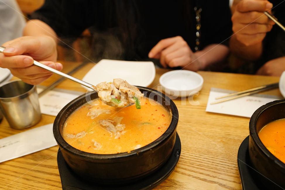 국물,요리,순대국,안주,해장국,뚝배기,숟가락,한식,먹방,푸드,식사,음식,식재료,요리,food,cook,meal,dishes,food reserves,한식,한국음식,한국요리,korean food,korean dishes,korean meal,korean cook