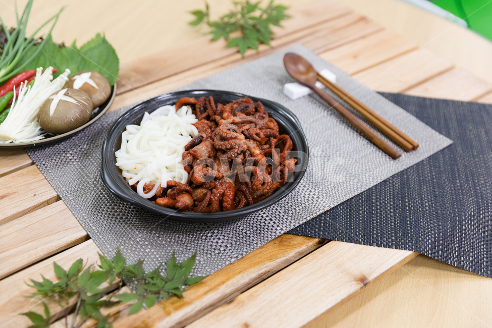 음식,쭈꾸미볶음,식사,안주,쭈꾸미,저녁식사,한식,korea,spicy,오징어볶음,식당,매콤,매운맛,red,맛집,고추장,고춧가루,식재료,요리,cook,reserves,수산물,해산물,fisheryproducts,seafood,한국음식,한국요리,food,dishes,korean,meal,koreancook,맛있다,먹다,맵다,소스,볶음,음식,식재료,요리,food,cook,meal,dishes,food reserves,한식,한국음식,한국요리,korean food,korean dishes,korean meal,korean cook
