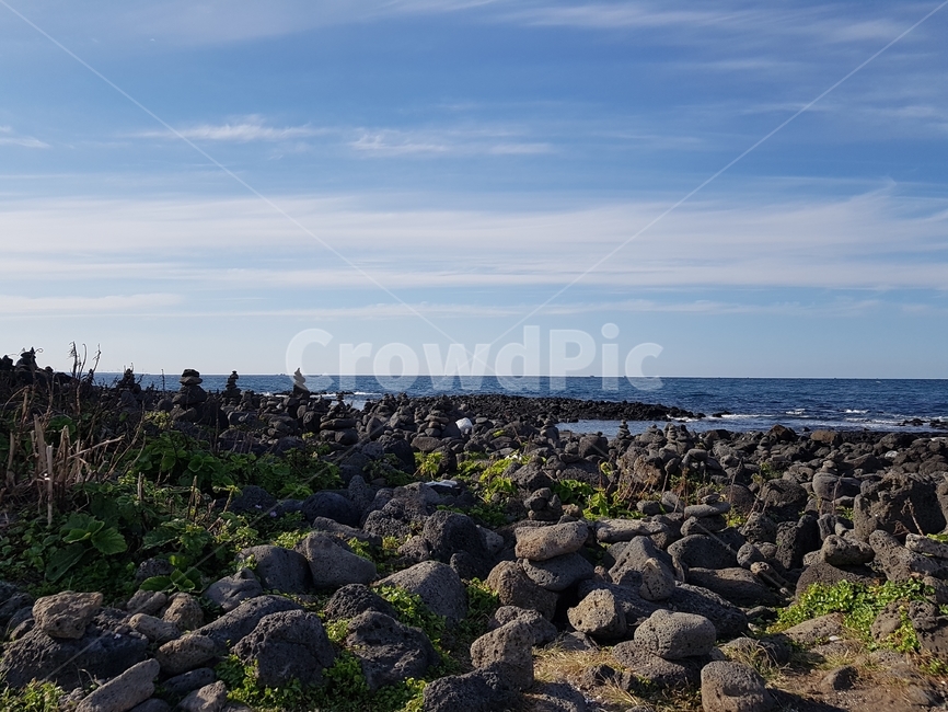 제주도,현무암,바다,해변,돌탑,jejudo,sea,basalt,stone,beach,하늘,구름