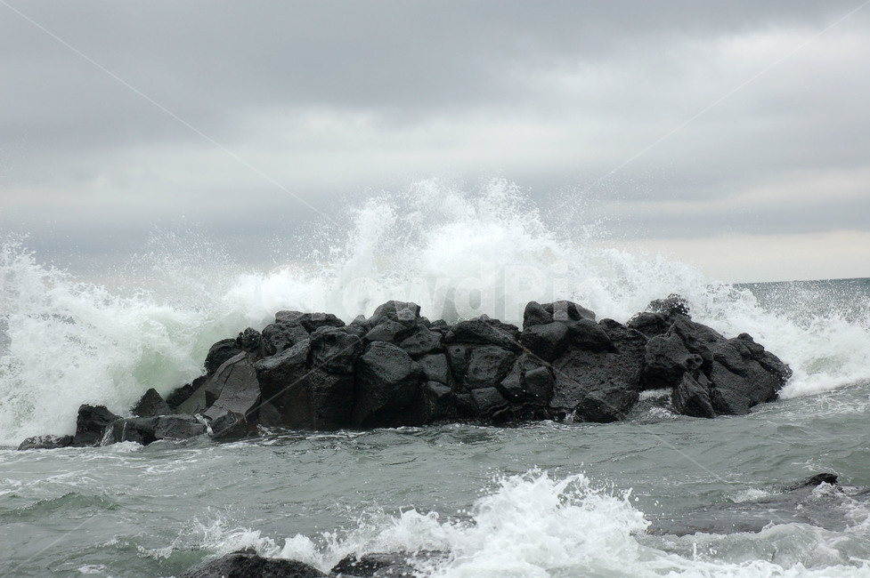 파도,바위,바다,바람,거친파도,자연,풍경,nature,landscape,outdoors,옥외,water,물,sea,ocean,대양,sea waves