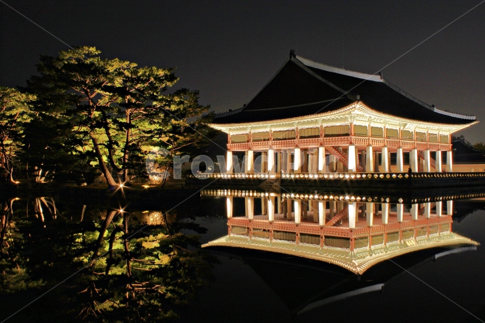 경회루,경복궁,야경,반영,경복궁야간개장,풍경,연못,nightseeing,고궁,궁궐,한국적,traditional,landmark,야경,밤,풍경,nightscape,night,landscape,한국전통,한국문화,korean traditional,korean culture,랜드마크,landmark,tourist attraction,한국랜드마크,한국관광지,한국명소,korea landmark,korea tourist attraction