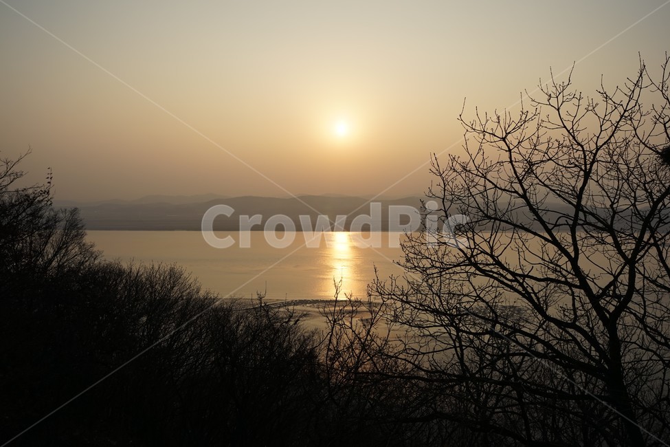 낙조,태양,강,하늘,자연,해,고요,적막,따스함,나무,산,겨울,desolationriver,nature,stillness,silence,scenery,river,winter,trees,solitude,일몰,자연,풍경,nature,landscape,flare,플레어,light,빛,outdoors,옥외,sunlight,햇빛