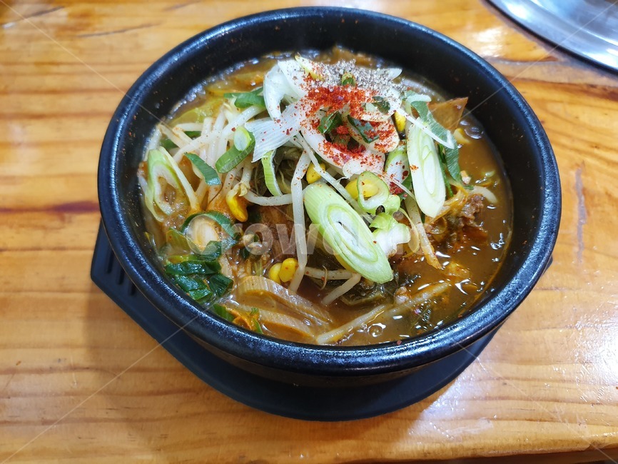 뼈해장국,한식,food,음식,요리,dish,식사,meal,bowl,사발,뚝배기,점심,lunch,음식,식재료,요리,food,cook,meal,dishes,food reserves,한식,한국음식,한국요리,korean food,korean dishes,korean meal,korean cook