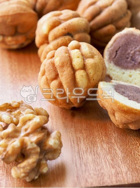 호두,호두과자,빵,한국음식,휴게소음식,천안호두과자,간식,음식,배경,아시아음식,walnut,walnutcookie,bread,koreanfood,food,cheonanwalnutcookie,snack,background,asianfood,웰빙,웰빙음식,wellbeing,wellbeingfood,제과,제빵,confectionery,baking,음식,식재료,요리,food,cook,meal,dishes,food reserves