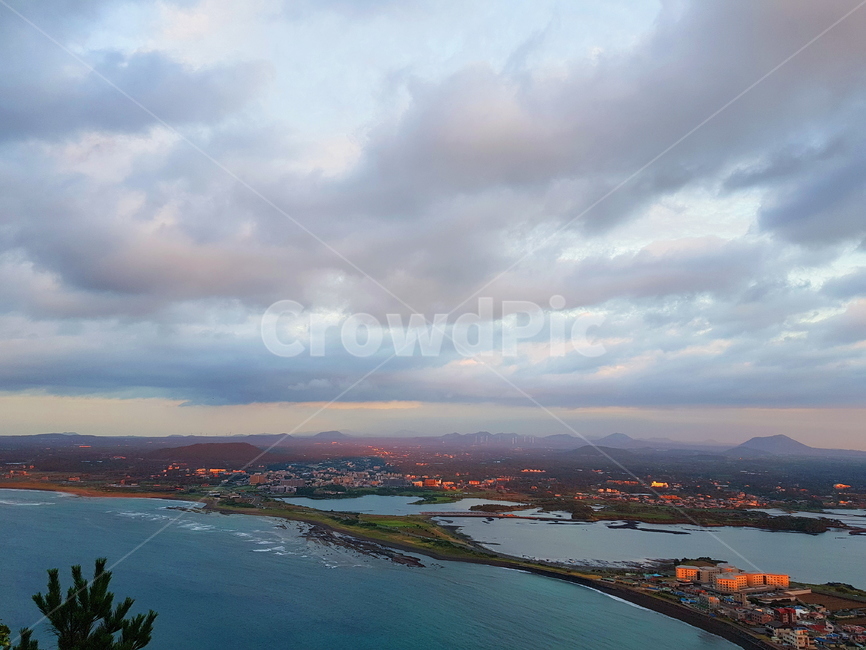 제주도,성산일출봉,경치,안개,하늘,구름,자연,감성,마을,자연,풍경,nature,landscape,outdoors,옥외,scenery,aerial view,조감도