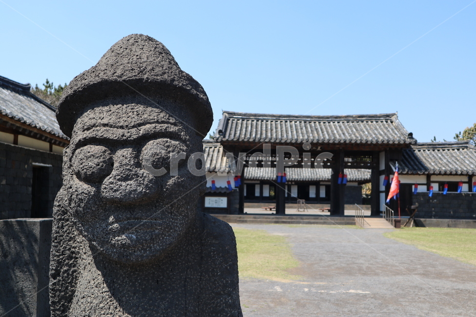 하르방,제주도,풍경,섬,하루방,돌하루방,돌하르방,stone,bronzestatue,statue,한국조각상,한국풍경,조형물,조각상,상징,jeju,jejuisland,조각상,동상,석상,조형물,statue,bronze statue,stone statue