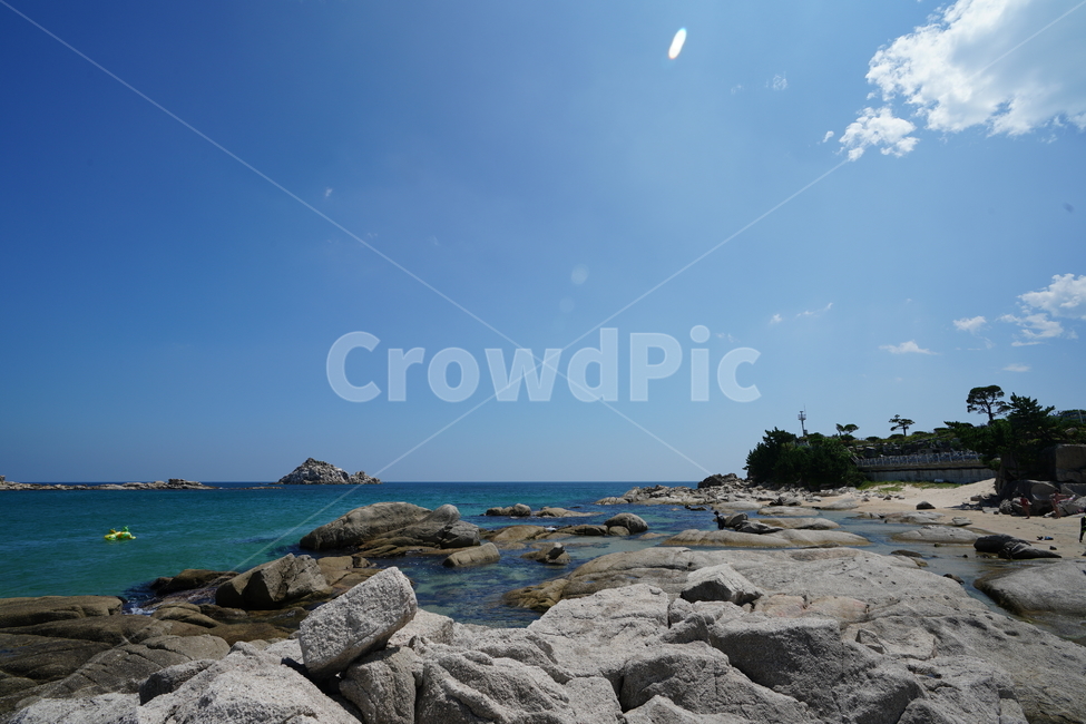 바다,바닷가,자연,풍경,하늘,물,색감,여름,휴가지,sea,sky,바위