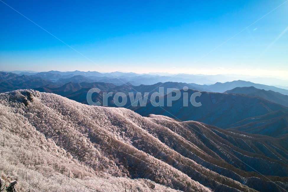 sky,snowflake,blue sky,Winter Mountain,Winter,Sanggodae,summit