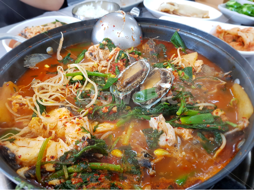 매운탕,우럭매운탕,주문진,횟집,꼬마전복,전복,우럭,동해,동해바다,강릉,음식,식재료,요리,food,cook,meal,dishes,food reserves,수산물,해산물,fishery products,seafood,한식,한국음식,한국요리,korean food,korean dishes,korean meal,korean cook