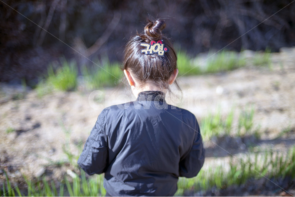 봄,귀염,어린이,추억,시골,봄,계절,spring,season,사람,인물,인간,human,person,어린이,어린아이,child,children,kid,휴식,힐링,rest,relaxation,healing