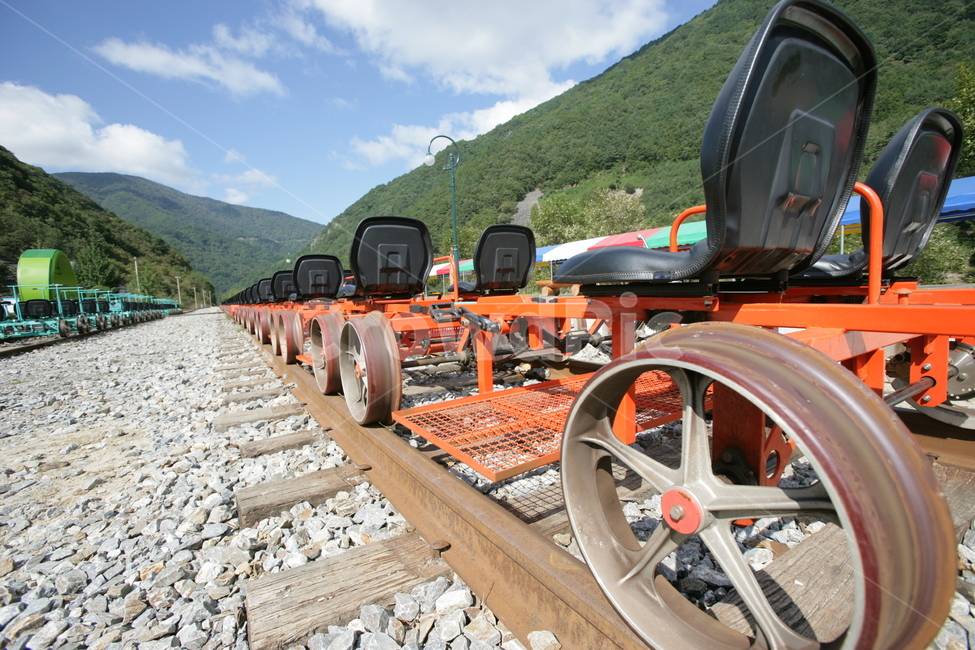 wheel,바퀴,traintrack,레일,transportation,교통,railway,철도,기찻길,레일바이크,railbike