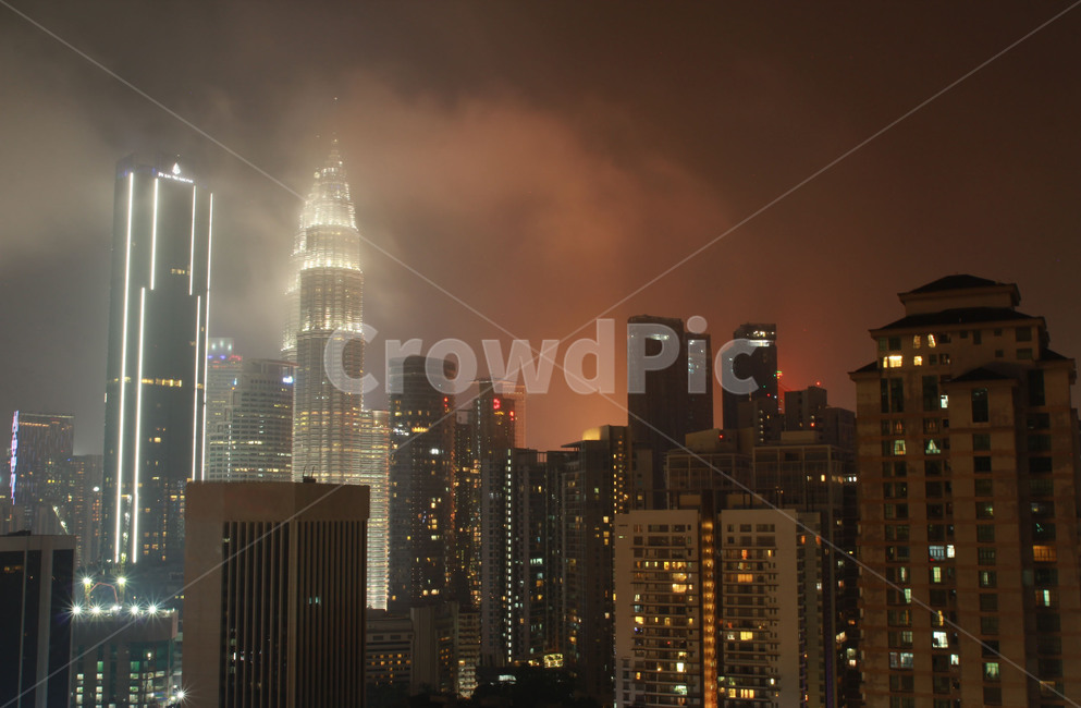 night view,nightscene,city,shopping mall,nightview,malaysia,Kuala Lumpur,building,office building,high rise building,capital of malaysia,officebuilding,town,metropolis,center,highrise,klcc,urban,kualalumpur,shoppingmall