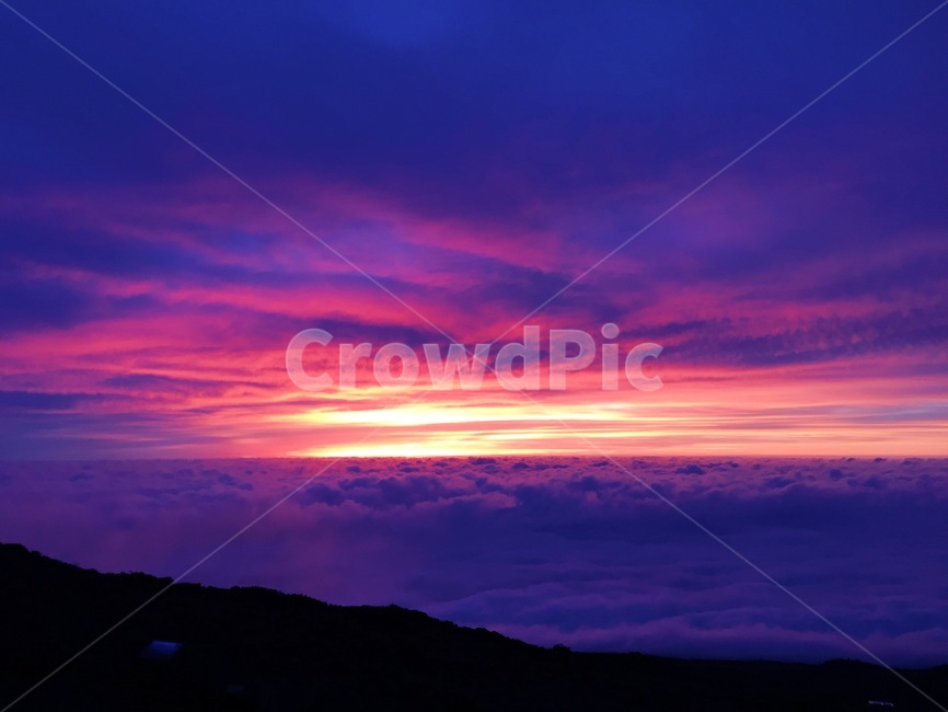 선셋,노을,sunset,하와이,하늘,구름,마우이,할레이칼라,자연,풍경,nature,landscape,outdoors,옥외,sky,dawn,새벽,red sky,붉은 하늘,일몰,dusk,황혼