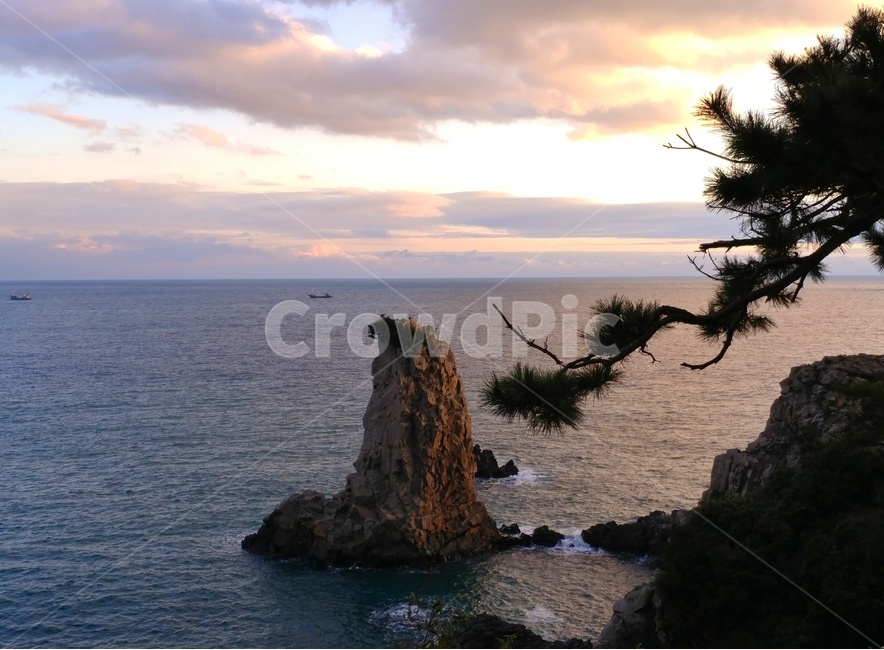 노을,풍경,감성,제주풍경,하늘,구름,자연,바다,파도,자연,풍경,nature,landscape,한국자연풍경,한국자연경관,korea nature landscape,제주도,jeju,jeju island,outdoors,옥외,land,땅,promontory,곶,ocean,대양,water,물,sea,shoreline,해안선