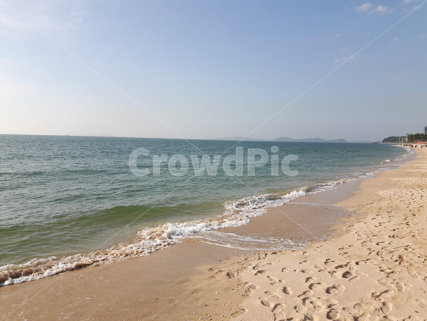 하늘,자연,풍경,모래사장,발자국,바다,sky,sea,햇빛,오후,한적함,자연,풍경,nature,landscape,해변,바다,beach,sea,shoreline,해안선,water,물,ocean,대양,outdoors,옥외