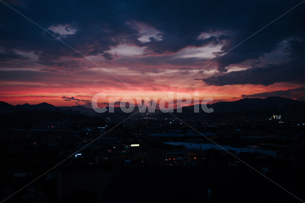 석양,풍경,선셋,sunset,red,붉은노을,감성,sensitivity,야경,밤,풍경,nightscape,night,landscape,도시,city,nature,자연,outdoors,옥외,sky,하늘,dawn,새벽,일몰,dusk,황혼,red sky,붉은 하늘,경치,scenery