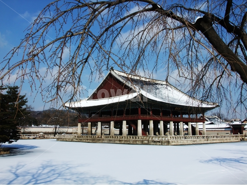 경복궁,경회루,경복궁경회루,눈내린경복궁,고궁경복궁,겨울,계절,winter,season,한국전통,한국문화,korean traditional,korean culture,랜드마크,landmark,tourist attraction,한국랜드마크,한국관광지,한국명소,korea landmark,korea tourist attraction
