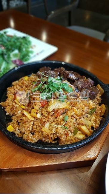 스테이크철판볶음밥,철판볶음밥,스테이크볶음밥,볶음밥,외식,레스토랑볶음밥,dish,요리,food,식사,meal