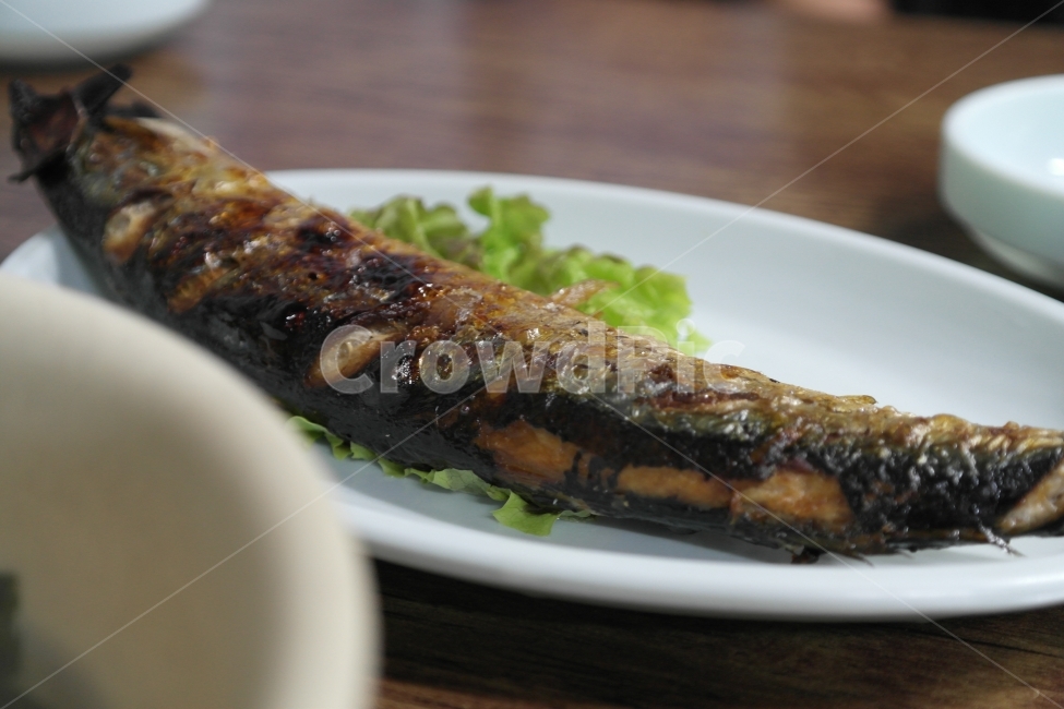 횟집,기본안주,생선구이,꽁치,기본반찬,음식,식재료,요리,food,cook,meal,dishes,food reserves,수산물,해산물,fishery products,seafood