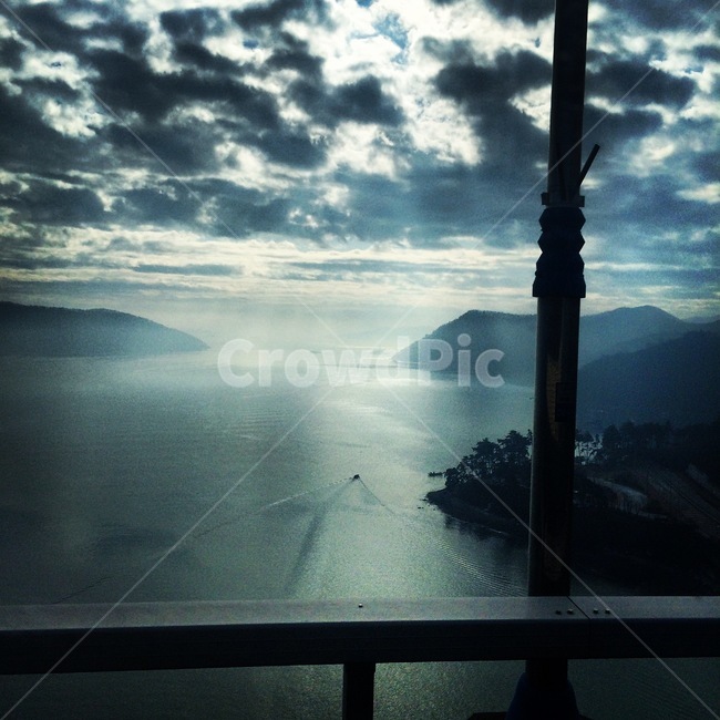 nature,자연,outdoors,옥외,land,나라,water,물,ocean,대양,sea,바다,sky,하늘,light,빛,scenery,풍경