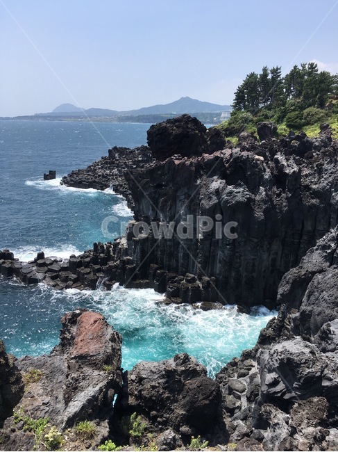 제주도,파도,절벽,바위,물결,돌,자연,풍경,nature,landscape,한국자연풍경,한국자연경관,korea nature landscape,promontory,곶,outdoors,옥외,cliff,낭떠러지,sea,바다,ocean,대양,water,물
