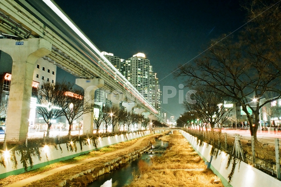 night view,Daegu Line 3,Beomeocheon Stream,Line 3,underground railway,monorail