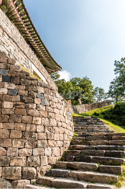성곽,성벽,금서루,돌계단,문화유산,유네스코유산,한국전통,한국문화,korean traditional,korean culture,건축물,건물외관,exterior,building,structure,architecture,construction