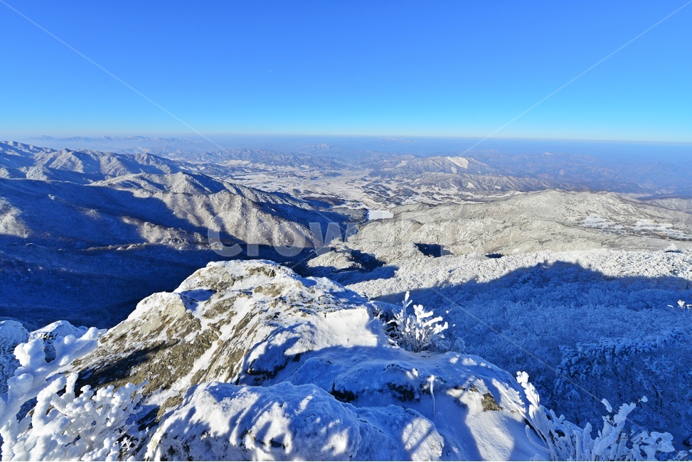 mountain,산,nature,자연,outdoors,옥외,landscape,경치,scenery,풍경,mountainrange,산맥,snow,눈,덕유산,설천봉,향적봉,중봉,상고대,덕유산설경,겨울,계절,설경,겨울,계절,winter,season,자연,풍경,nature,landscape,한국자연풍경,한국자연경관,korea nature landscape