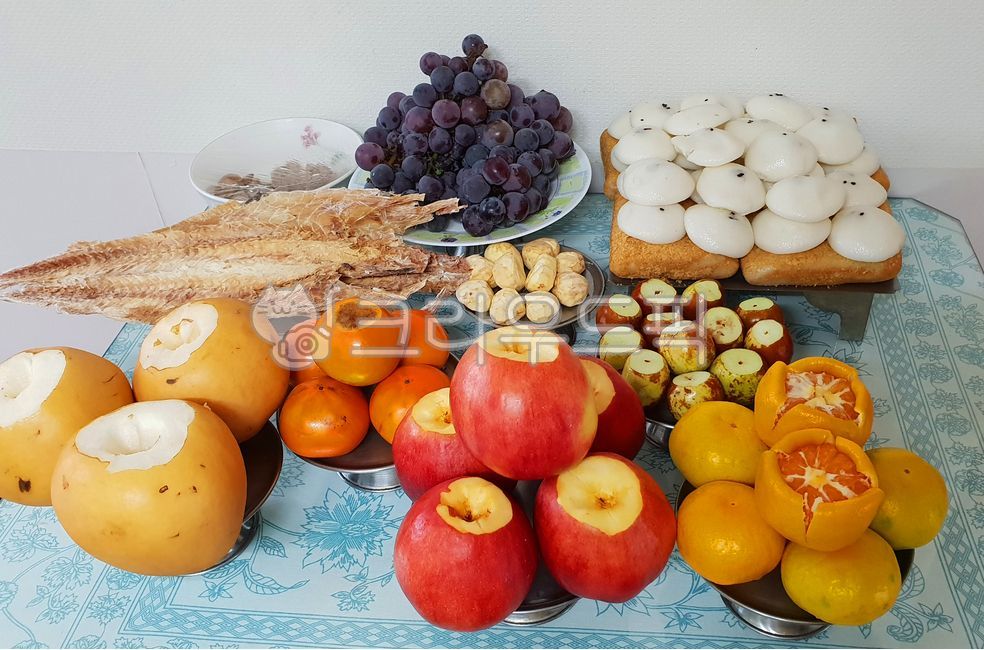 memorial service,ancestral rite table,fruit,koreanculture,Holiday food,holiday,apple,pear,geobong,Korean food,ingredients,Lunar New Year food,jujube,Chuseok,koreanfood,tangerine,cook,koreantraditional,Chuseok food,Korean culture,chestnut,food,koreancook,m