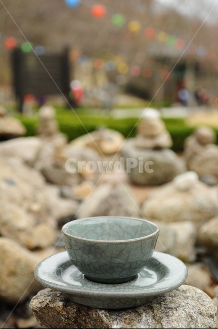 찻잔,차,자연,자기세트,찻잔세트,돌탑,돌맹이,바위,나무,한국전통,한국문화,korean traditional,korean culture,사물,물건,오브젝트,thing,object,matter