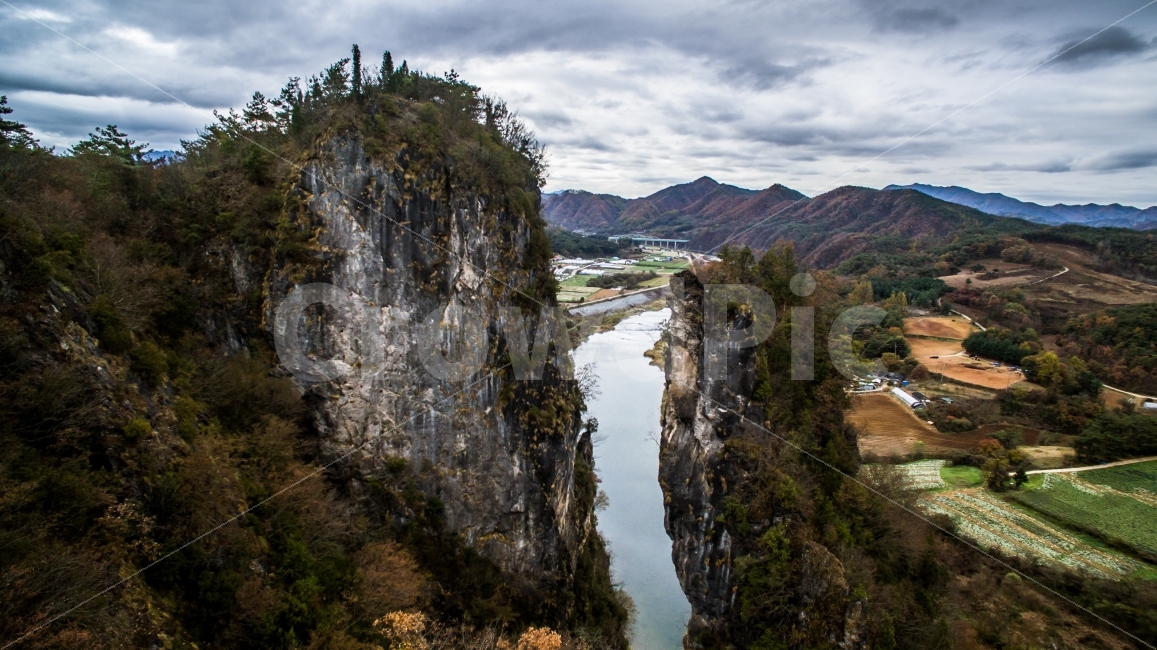 영월,선돌,가을,항공촬영,드론,자연,풍경,nature,landscape,outdoors,옥외,cliff,낭떠러지