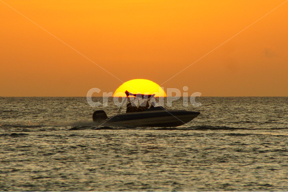 일몰,일출,석양,sunset,sunrise,바다,수평선,보트,배,boat,watercraft,선박